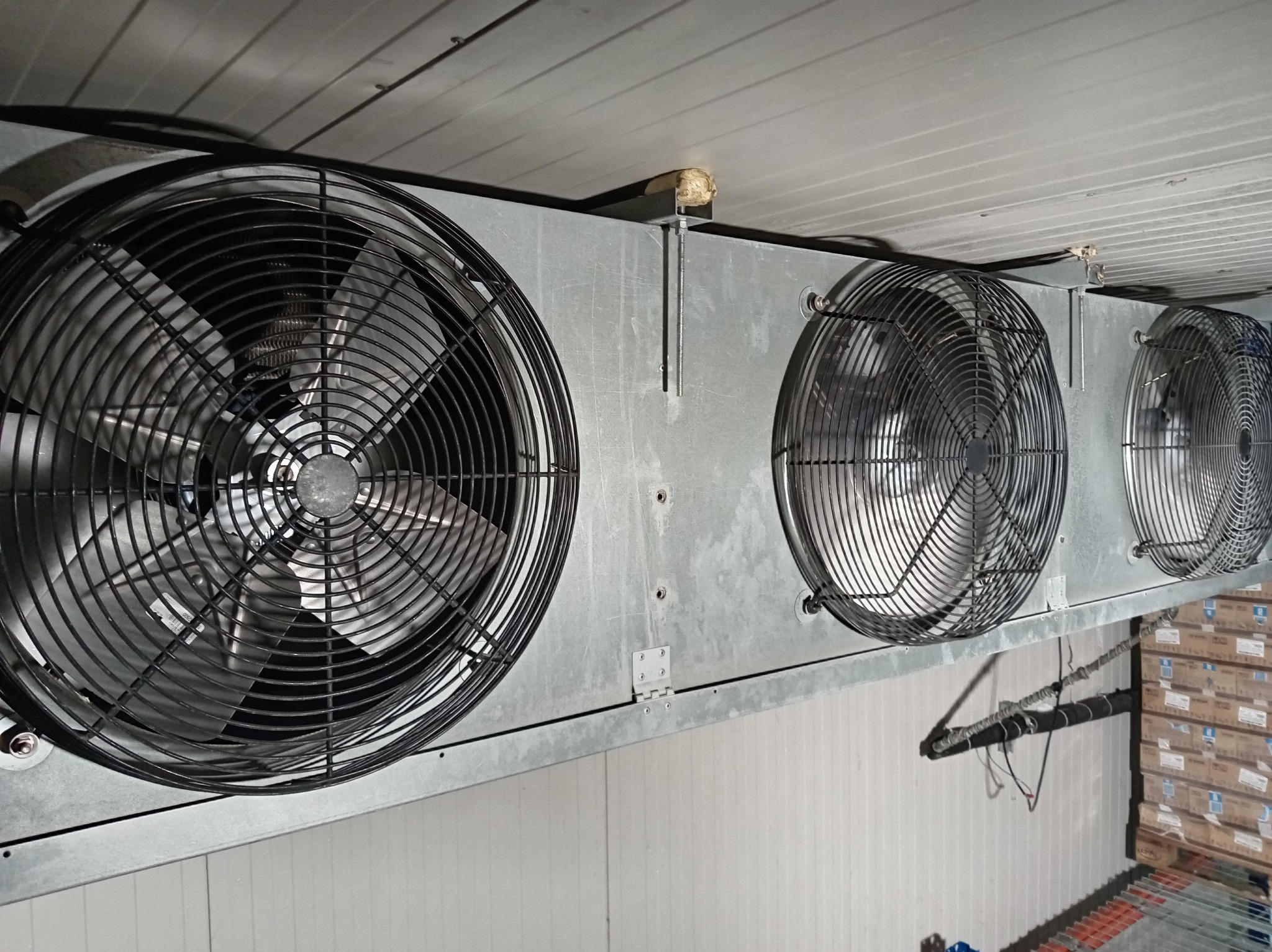Evaporador industrial de 3 ventiladores de tiro forzado