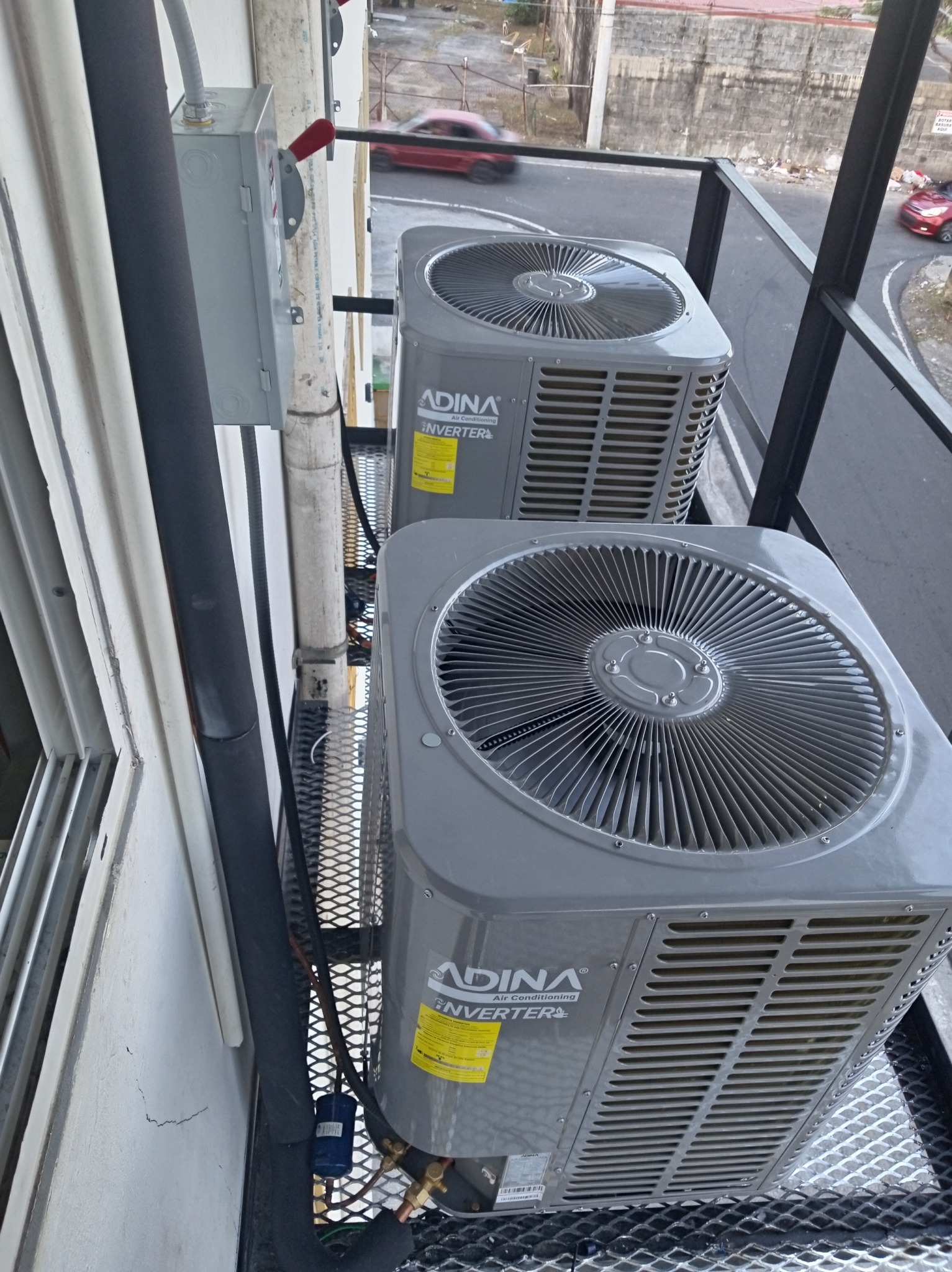 Mantenimiento de Condensadoras Inverter